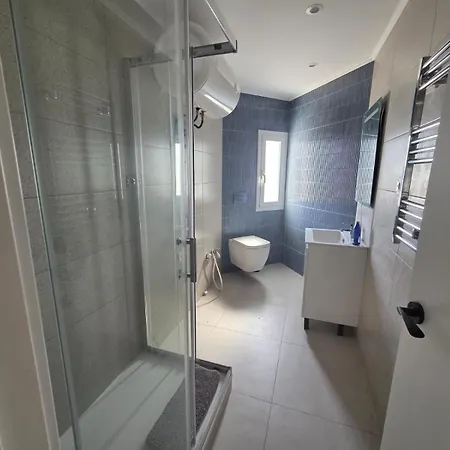 104 - Beachside Renovated 1Br Apt 5 Min From Beach アパート *