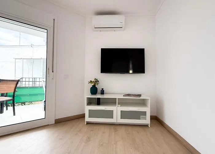 104 - Beachside Renovated 1br 5 Min From *