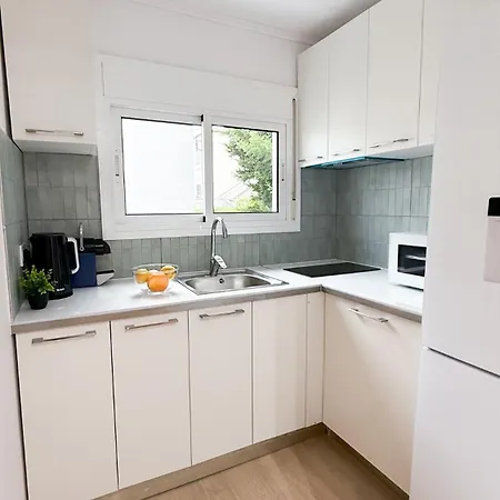 Daire 104 - Beachside Renovated 1br 5 Min From